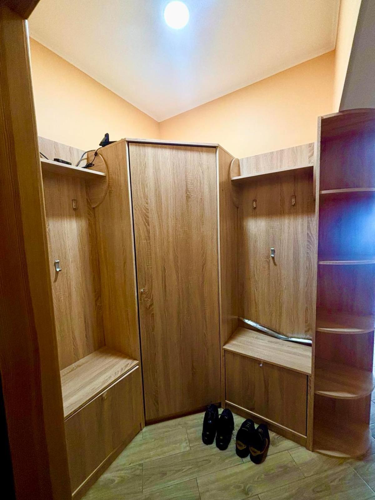 Kvartira Vozle Metro Darnitca Kiev Bagian luar foto